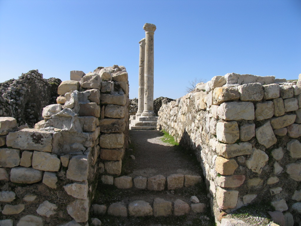 ستونهای یادبود