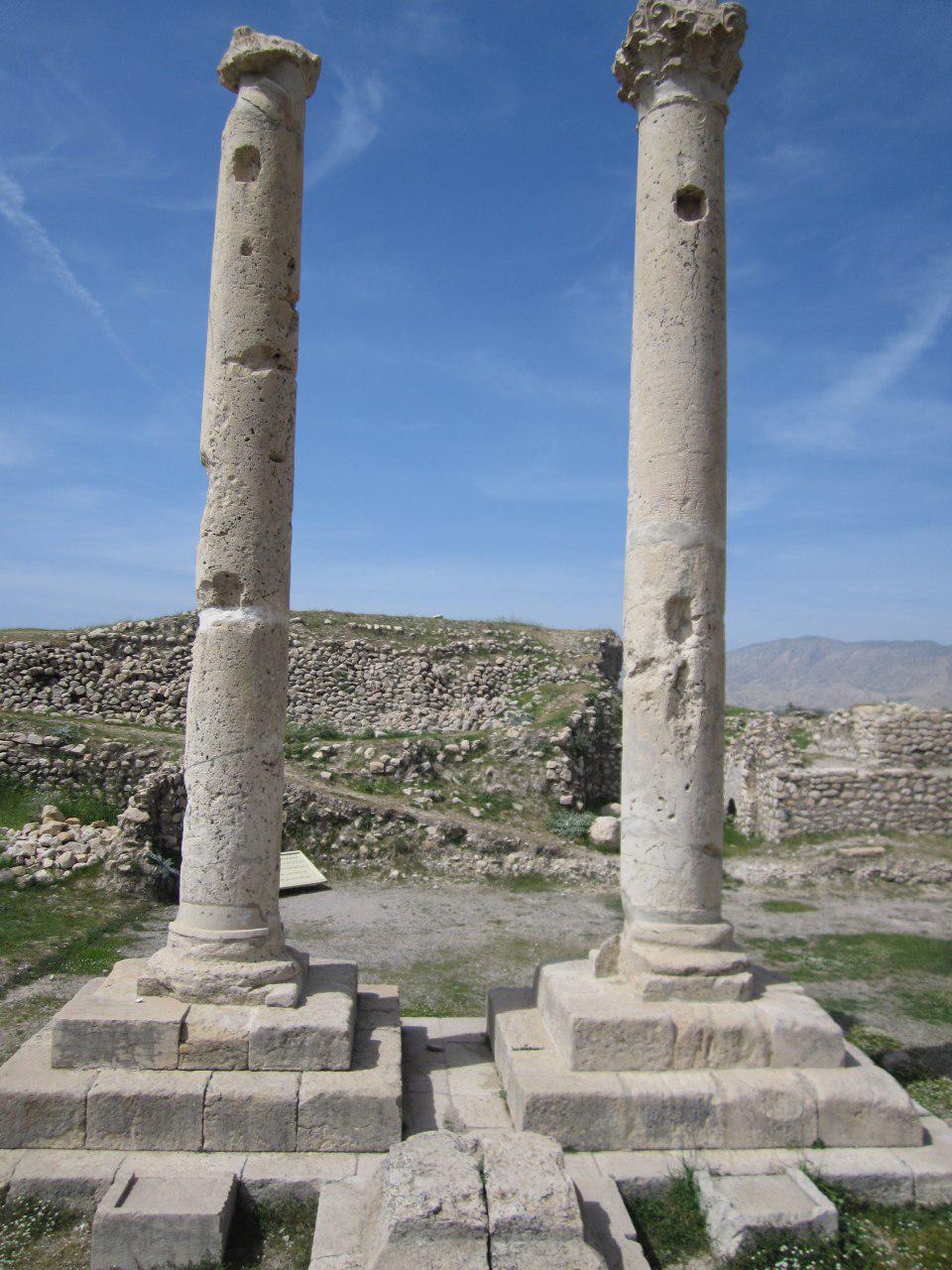 ستونهای یادبود
